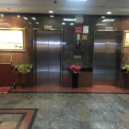 Sky Hotel Apartments Дубай Экстерьер фото