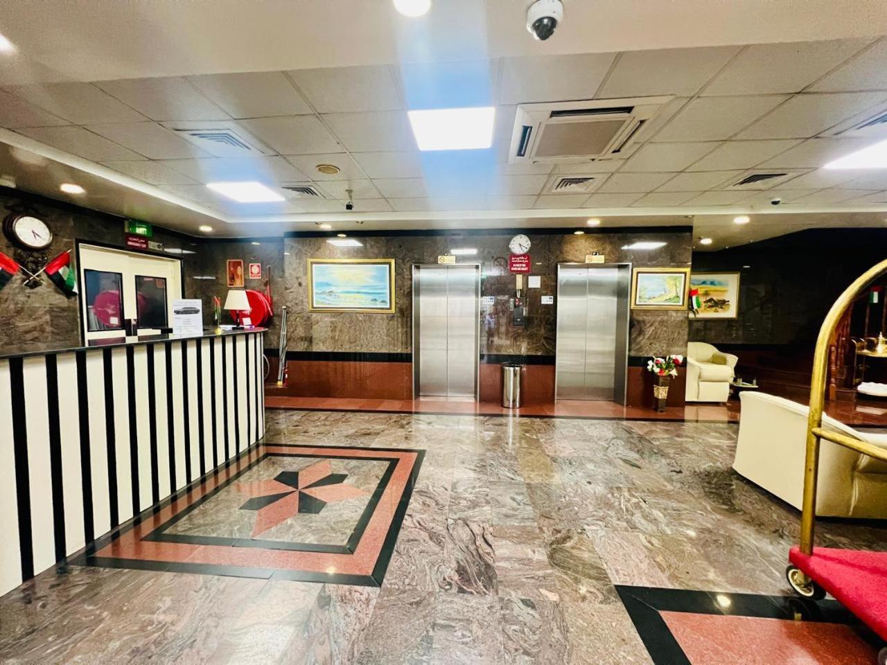 Sky Hotel Apartments Дубай Экстерьер фото