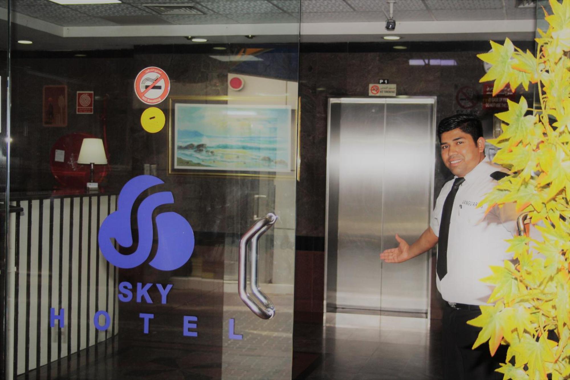 Sky Hotel Apartments Дубай Экстерьер фото
