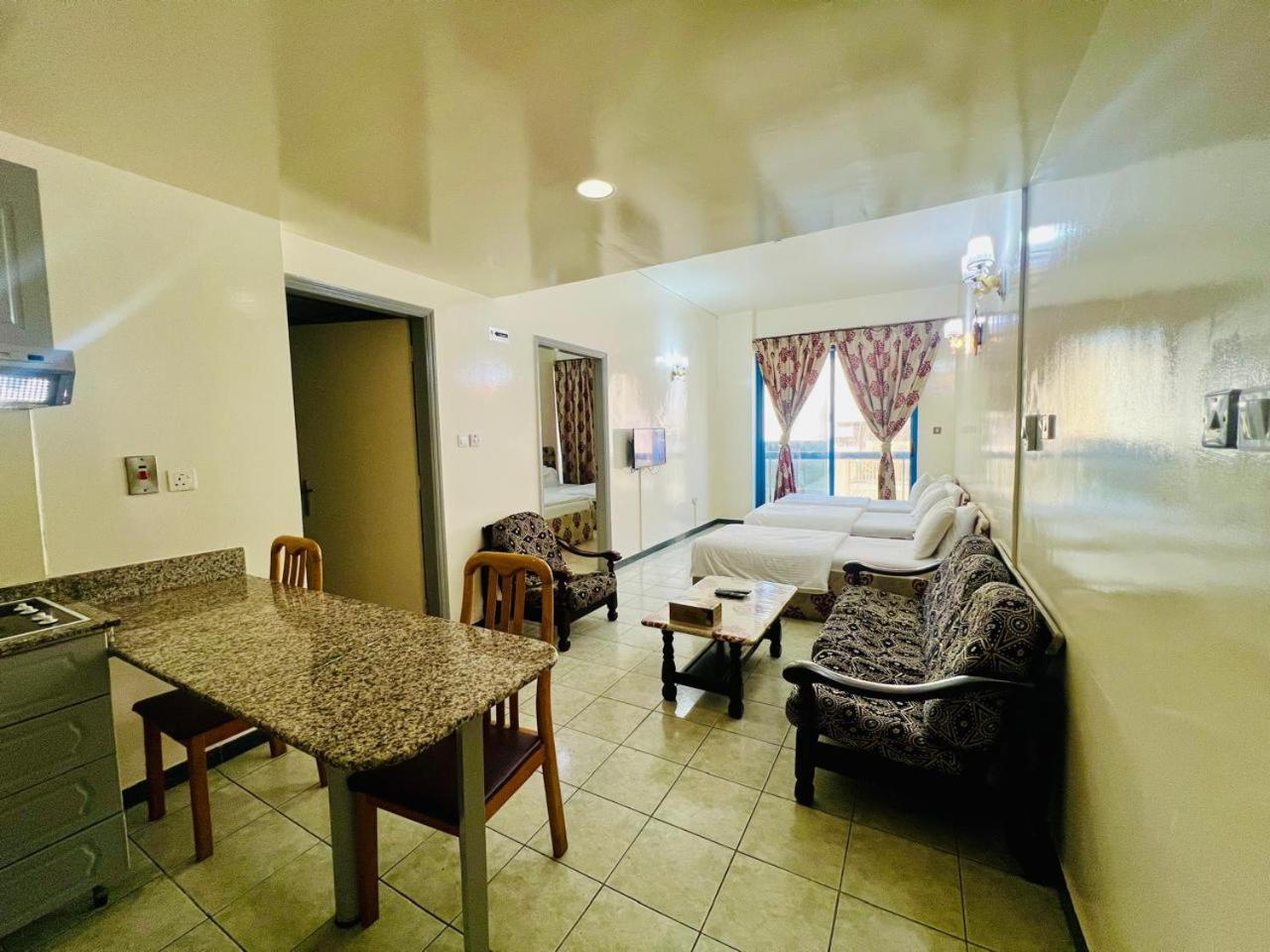 Sky Hotel Apartments Дубай Экстерьер фото