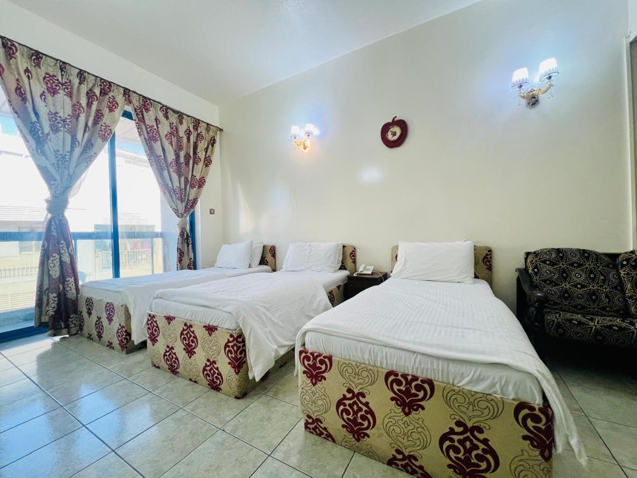 Sky Hotel Apartments Дубай Экстерьер фото